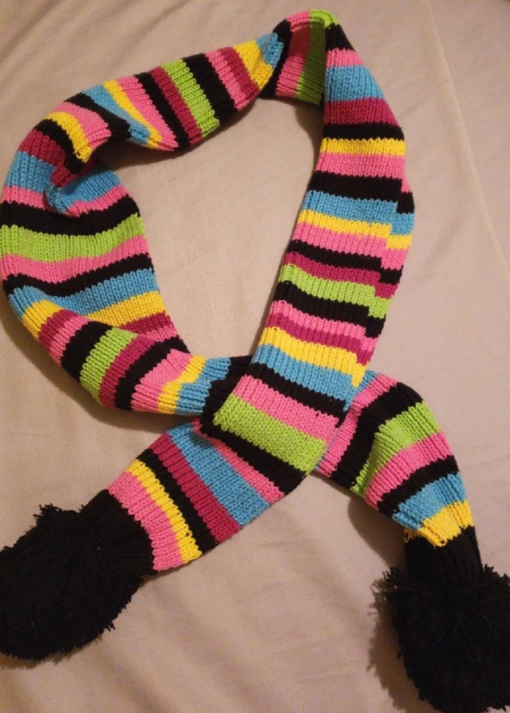 🌴 NWOT Multi Colored Scarf